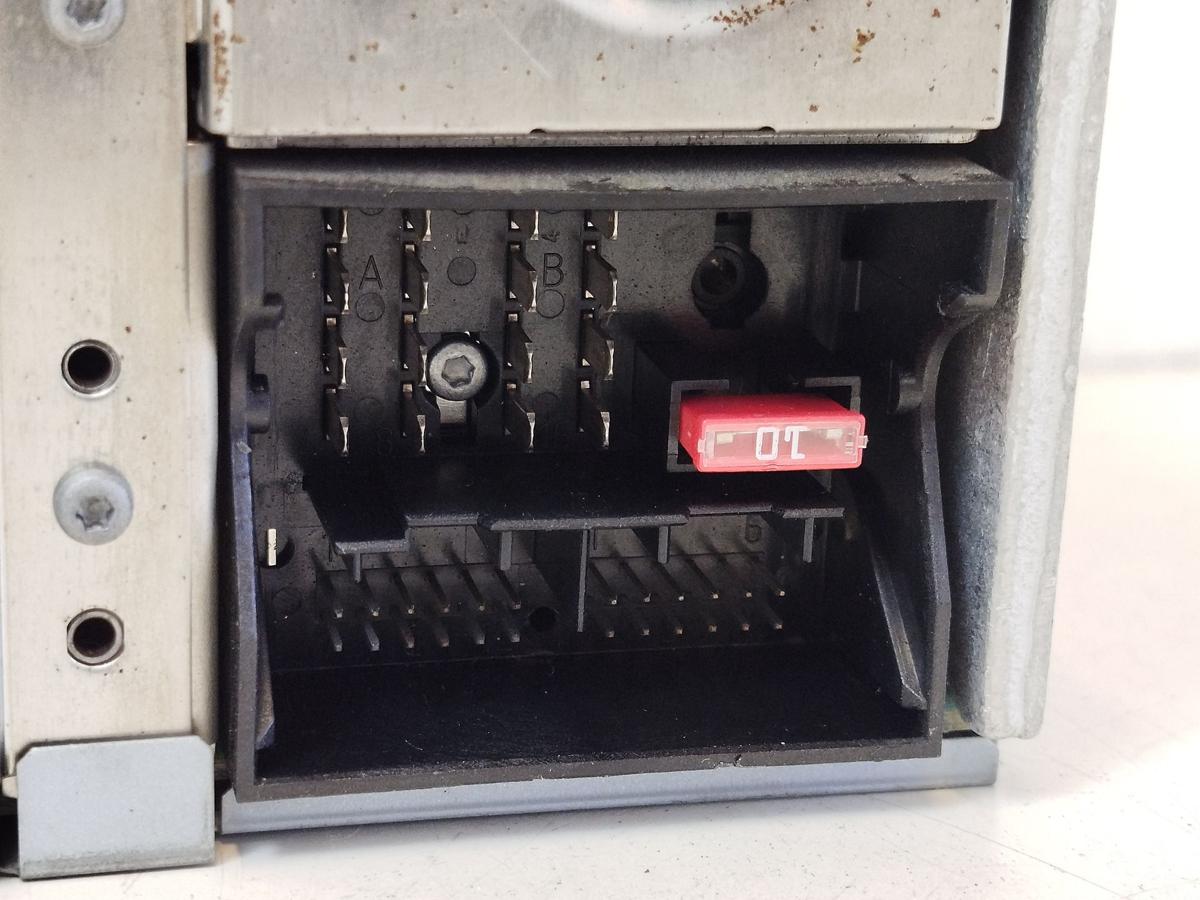 VW Passat 3C B6 Radio Navigationssystem MFD2 Navi OHNE Code OEM