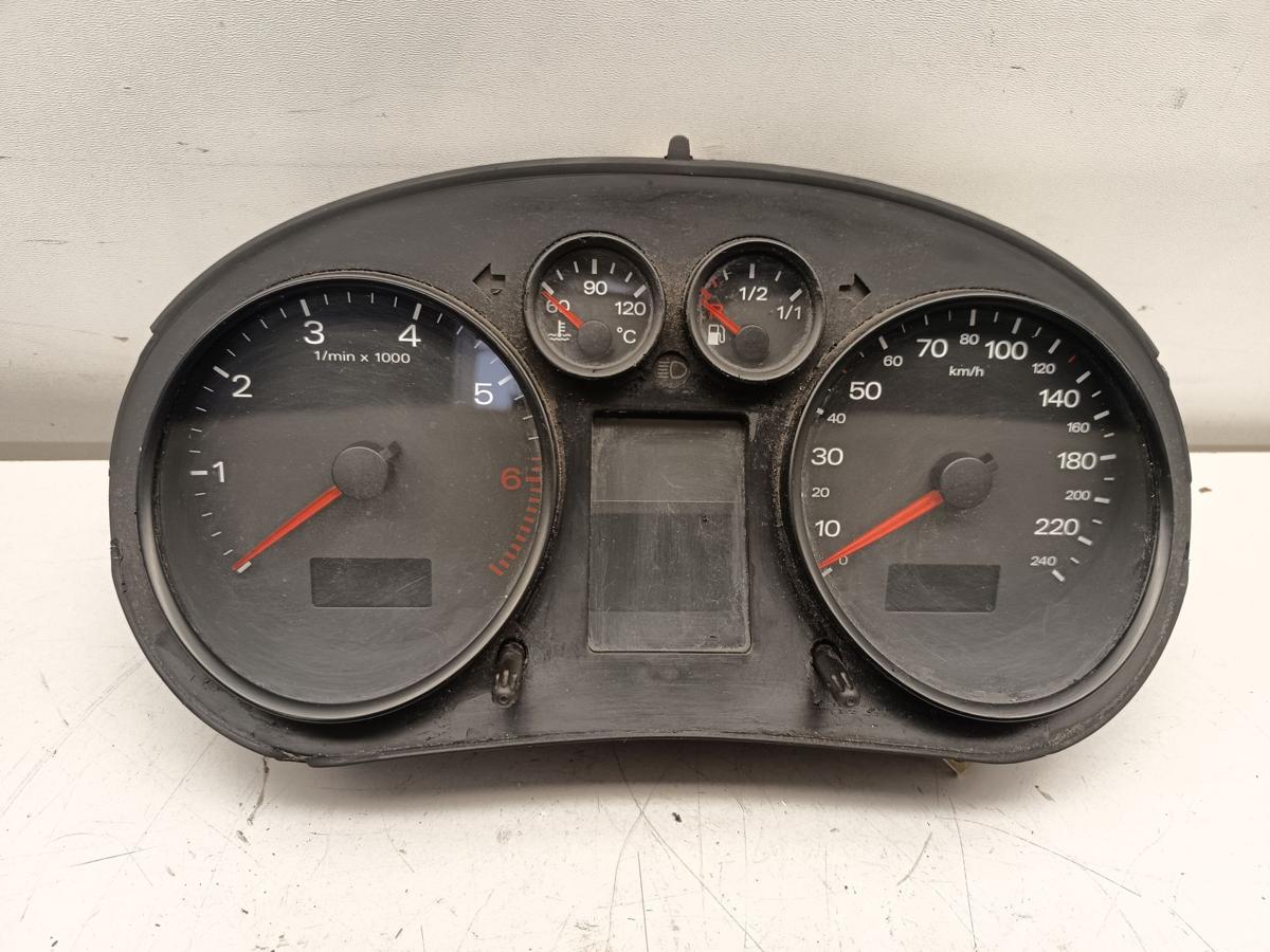 Audi A2 Baujahr 2001 original Kombiinstrument Tacho 1,4L 55KW Benzin 8Z0920900A