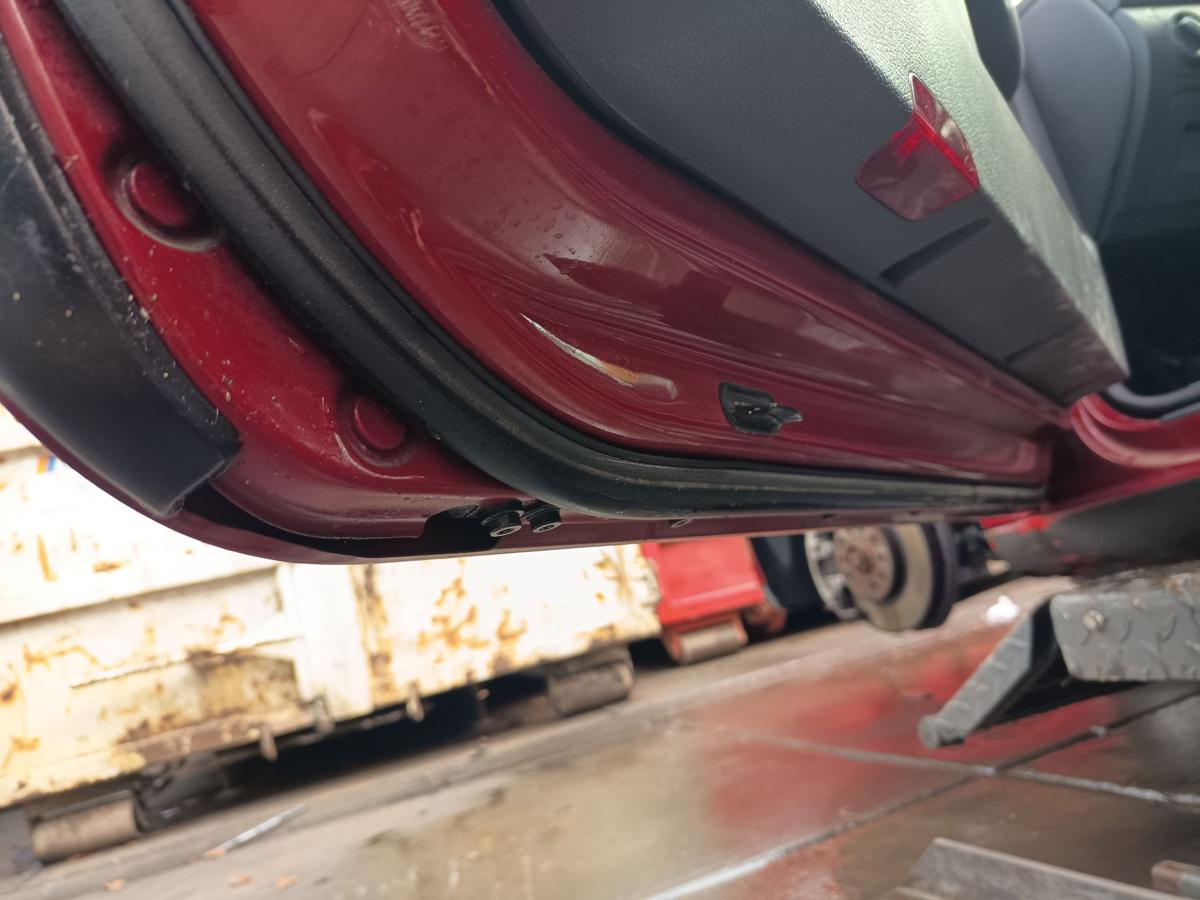 VW Golf V 5 original Tür links 3türer LA3W Rot Bj 2003