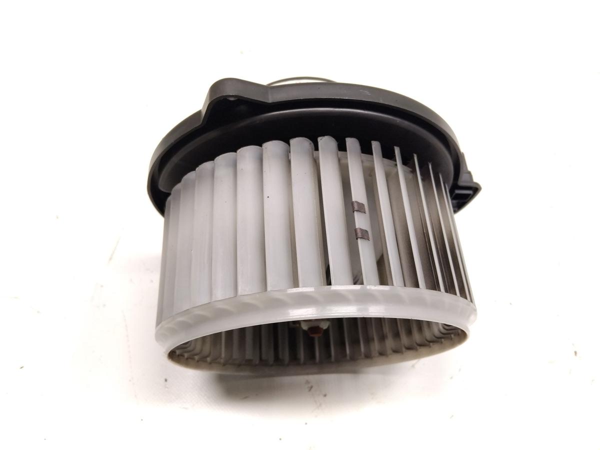 Toyota Corolla E12 orig. Heizungsgebläse 0130101601 MF016070-0610 Bosch BJ2004