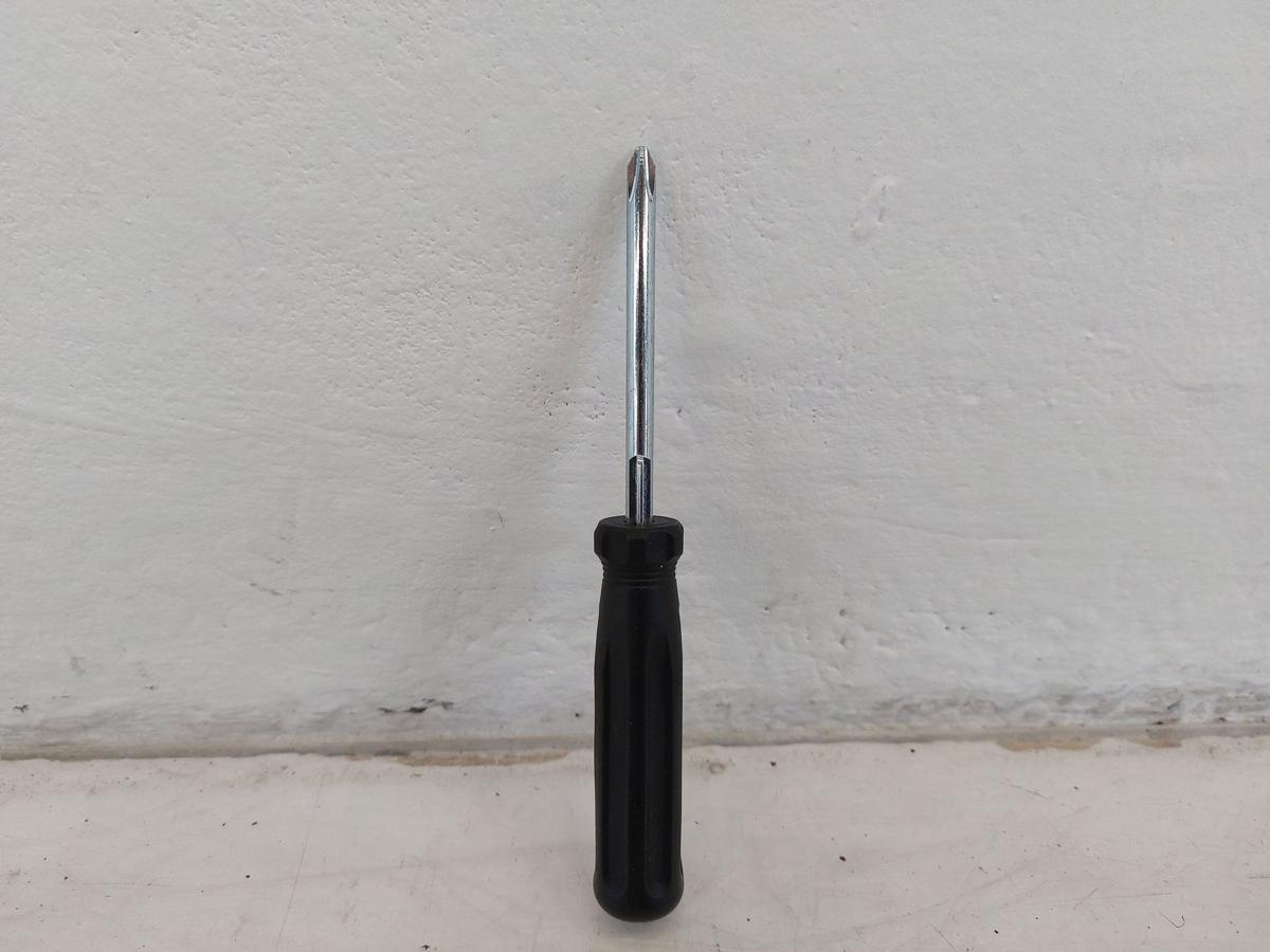 Opel Astra J Caravan Schaumstoffeinleger mit Wagenheber und Abschleppöse Panne