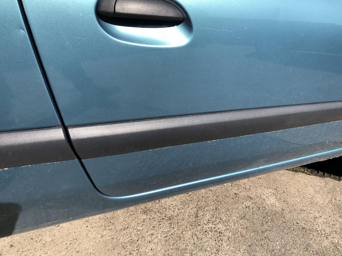 Renault Clio II 2 Campus T&uuml;r vorn rechts Beifahrert&uuml;r Rohbau TEF47 Blau Cyclade