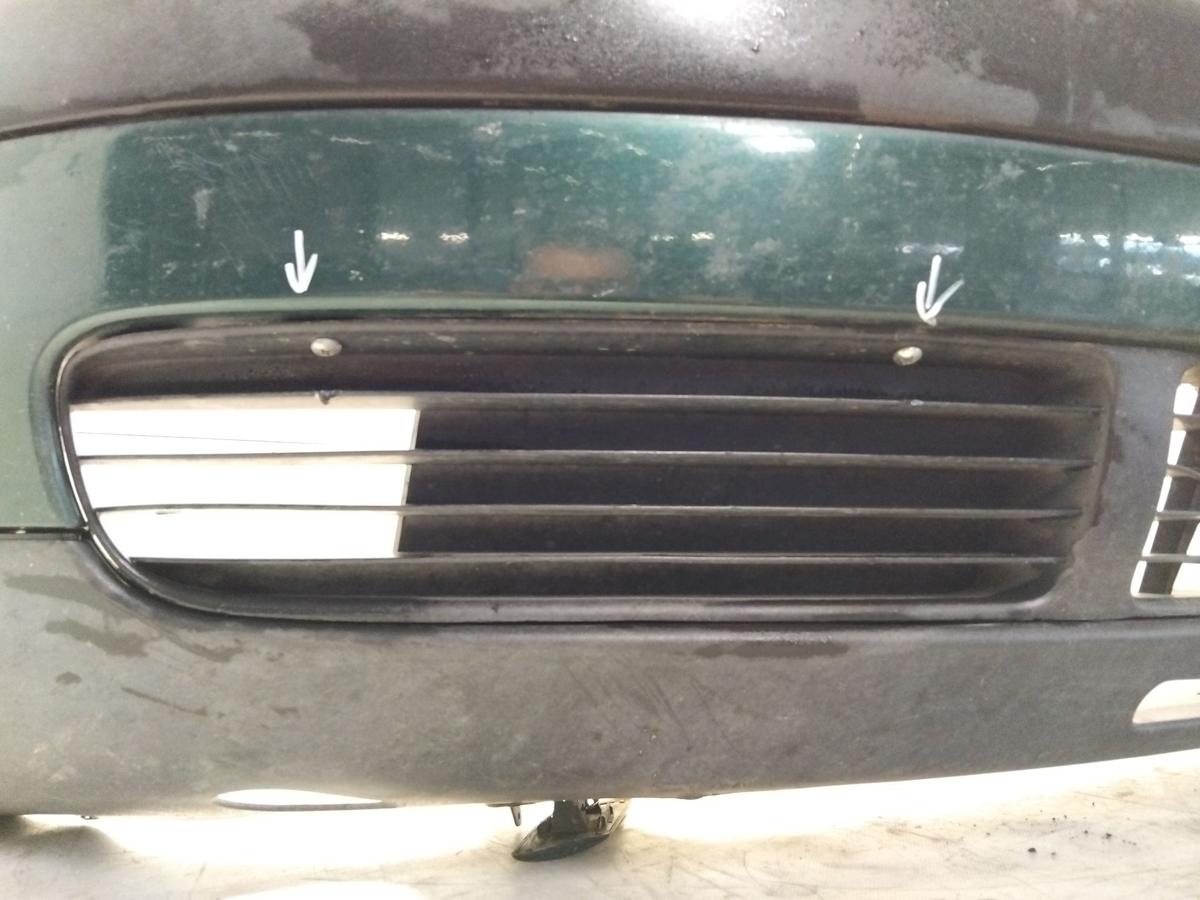 VW Passat 3B orig Sto&szlig;f&auml;nger Sto&szlig;stange vorn LC6M Bright Green Metallic BJ1999
