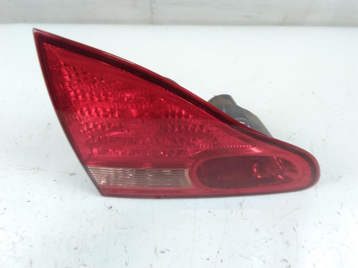 Toyota Avensis Verso original Rückleuchte Heckleuchte innen links Bj.2001