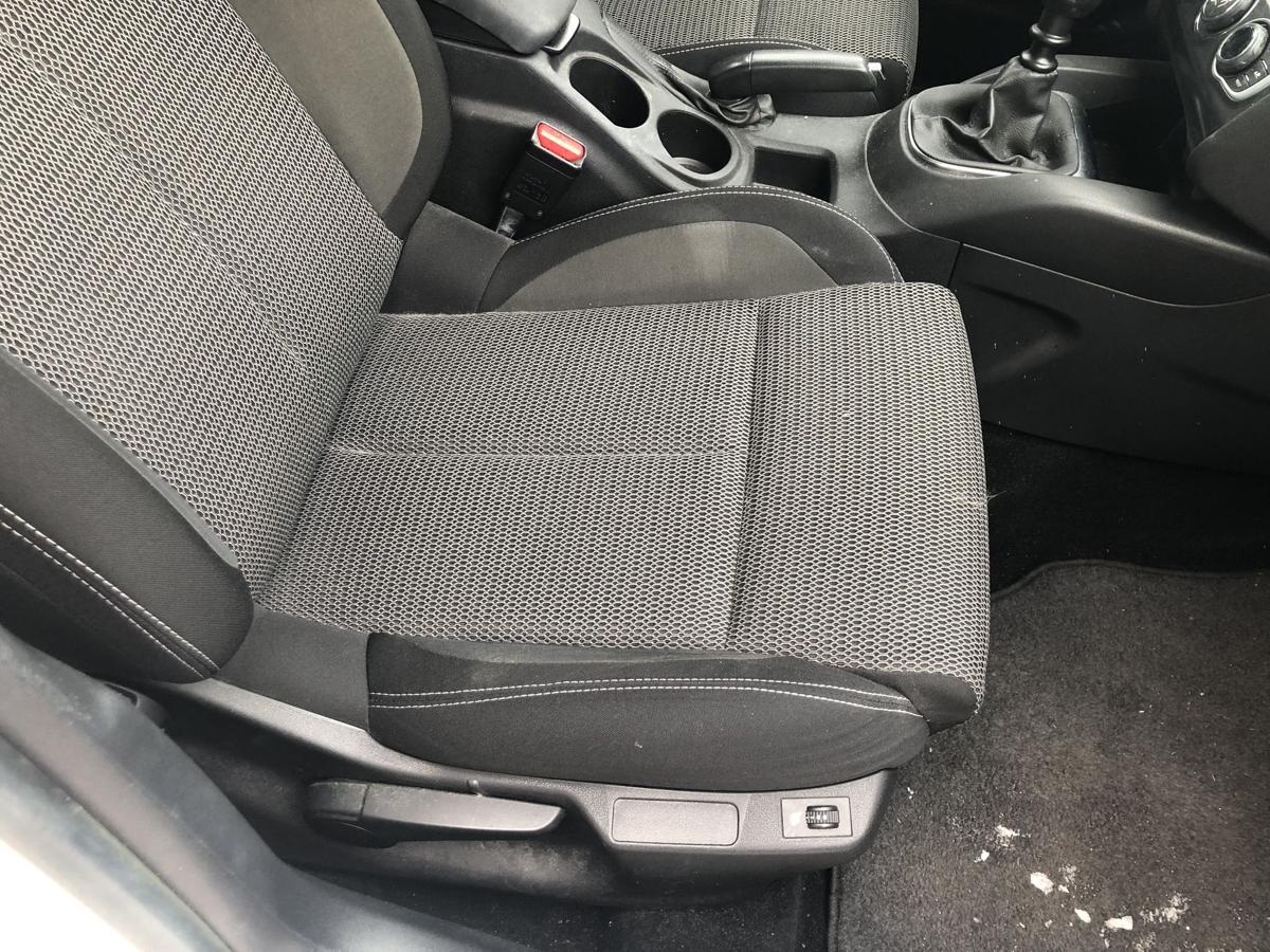 Citroen C4 II Typ N Sitz vorn rechts Beifahrersitz Stoff mit Heizung OEM