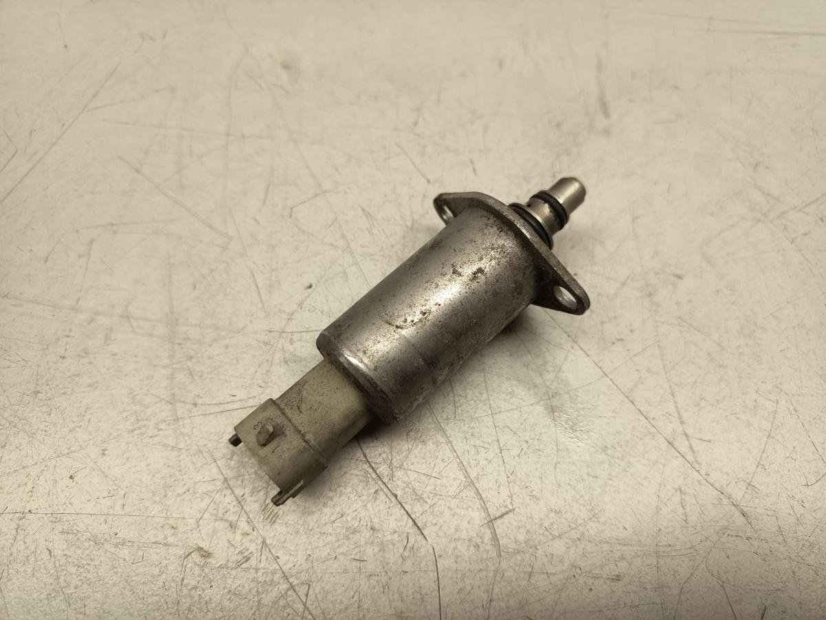 Opel Signum orig Kraftstoffdruckregler 5557544 2,2L 114KW Benzin Bj 2005