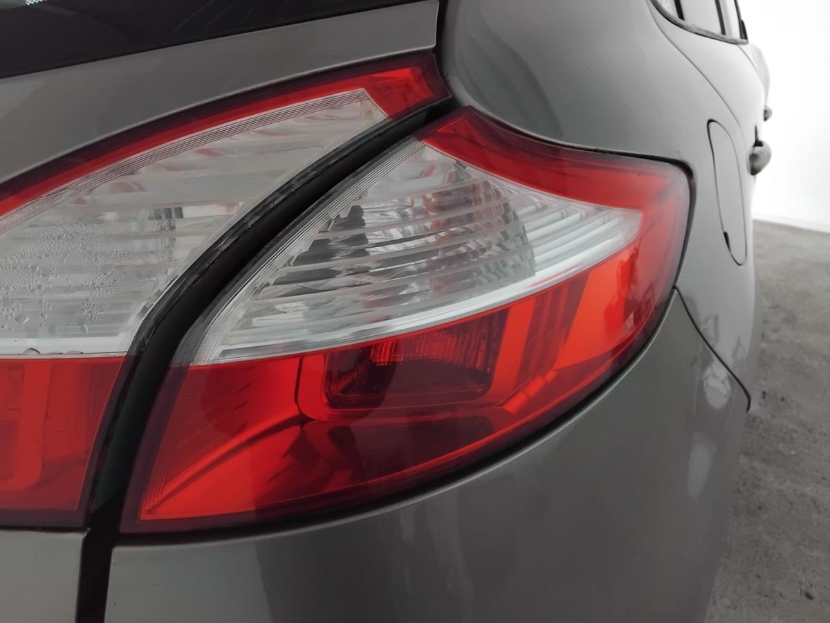 Renault Megane 3 Flie&szlig;heck orig R&uuml;ckleuchte Heckleuchte rechts au&szlig;en BJ2008 5t&uuml;rig