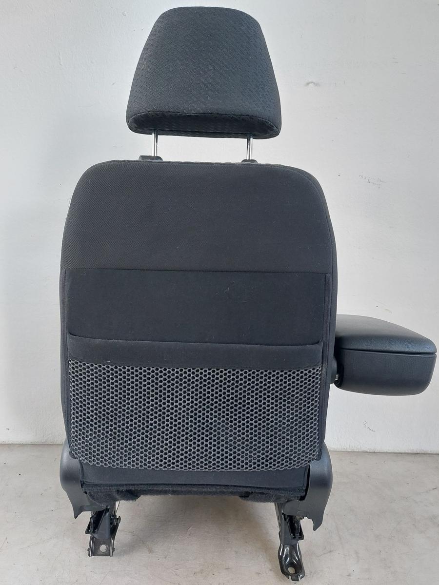 Honda CR-V RD8 Sitz vorn links Fahrersitz Stoff mit abnehmbarer Mittelarmlehne