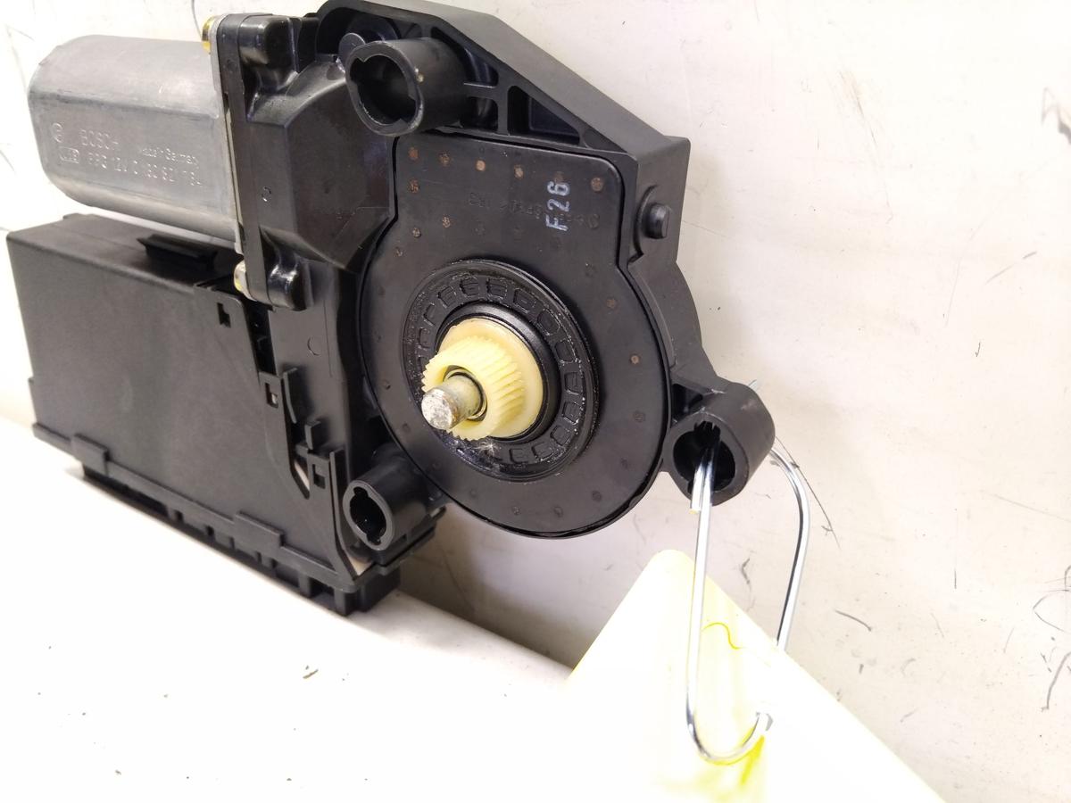 Audi A4 8E B6 original Fensterhebermotor vorn rechts mit T&uuml;rsteuerger&auml;t BJ2003