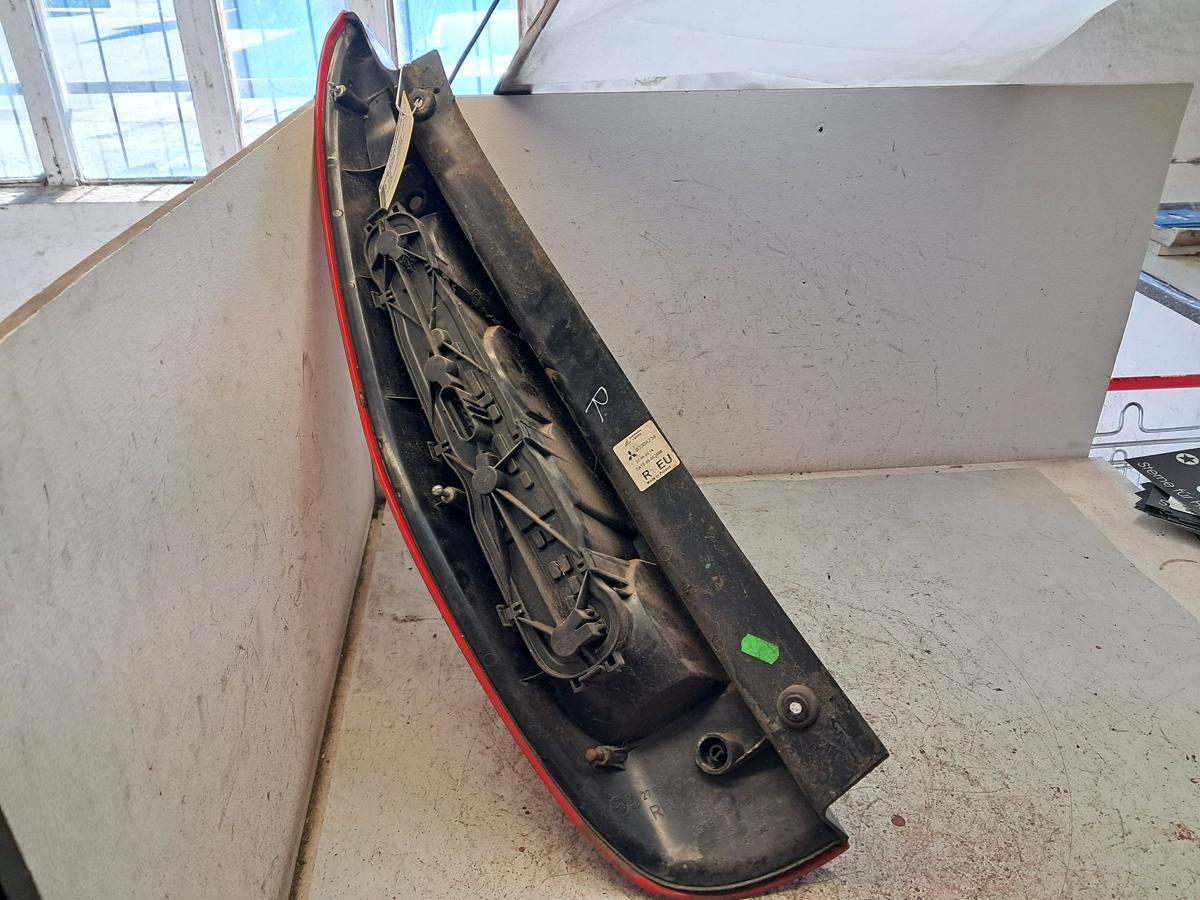 Mitsubishi Colt Z30 5-t&uuml;rig original R&uuml;ckleuchte Schlussleuchte rechts BJ2006