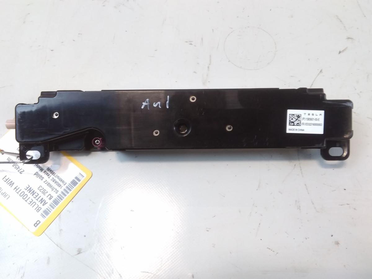 Tesla Model Y orig Bluetooth WIFI Antenne 158560100E unter Sonnenblende BJ2023