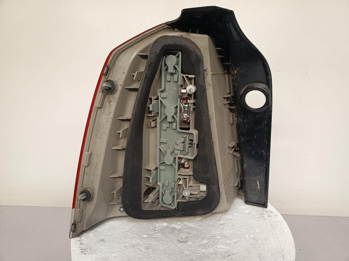 Opel Zafira B orig Rückleuchte/Schlusslicht hinten rechts Beifahrerseite Bj 2008