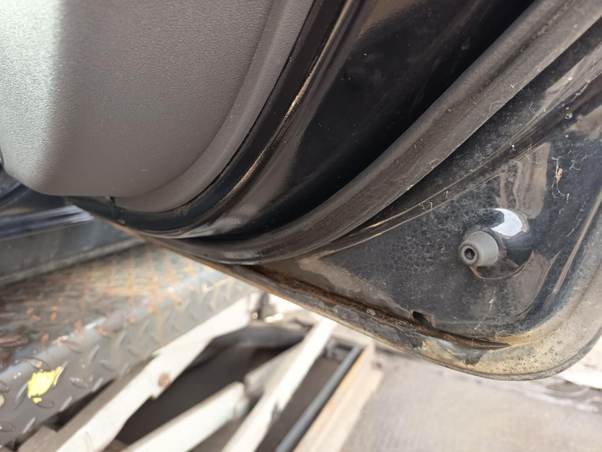 Kia Rio II 5t&uuml;rer original T&uuml;r hinten rechts Fond Midnight Black Bj 2009