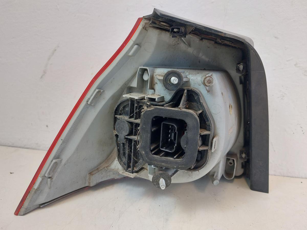 VW Golf V 5 R&uuml;ckleuchte Schlussleuchte R&uuml;cklicht hinten aussen rechts 3/5 T&uuml;rer