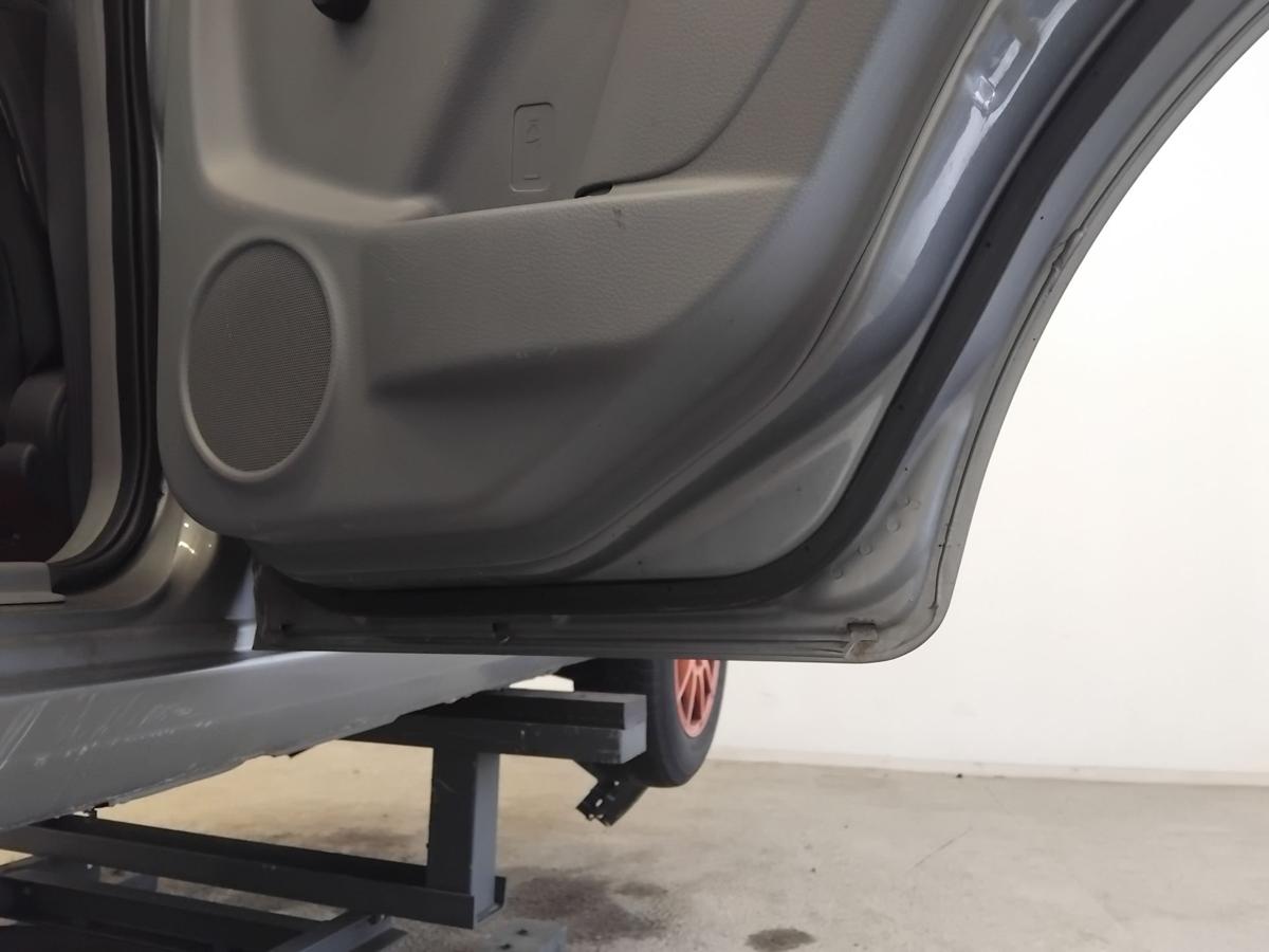 Suzuki SX4 T&uuml;r hinten rechts ZCD Galactic Gray 5t&uuml;rig Steilheck BJ2006