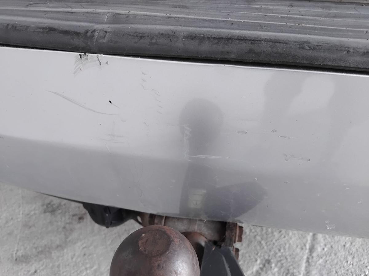 Kia Carnival III MB original Stossfänger Stoßstange hinten PDC BJ2007 silber