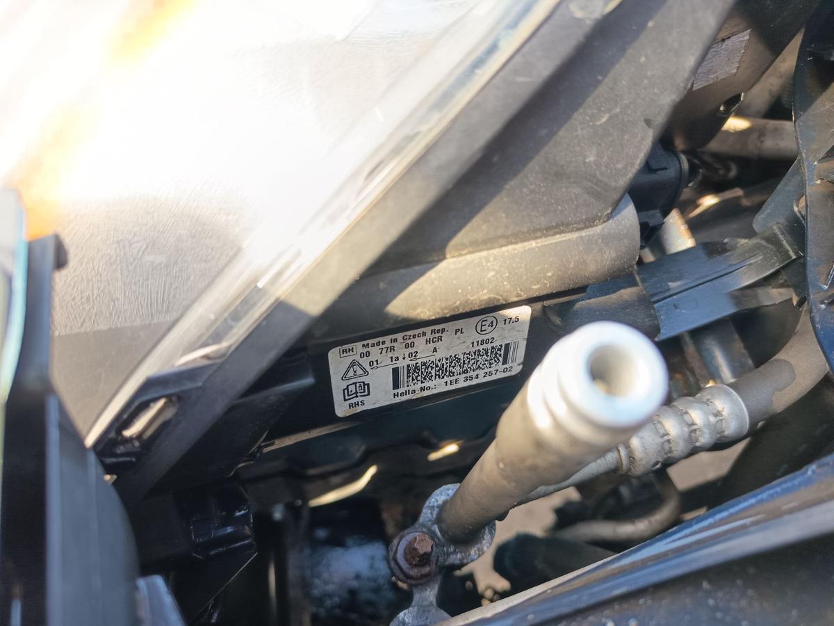 Ford Focus II original Hauptscheinwerfer rechts Halogen Front Licht Bj 2010