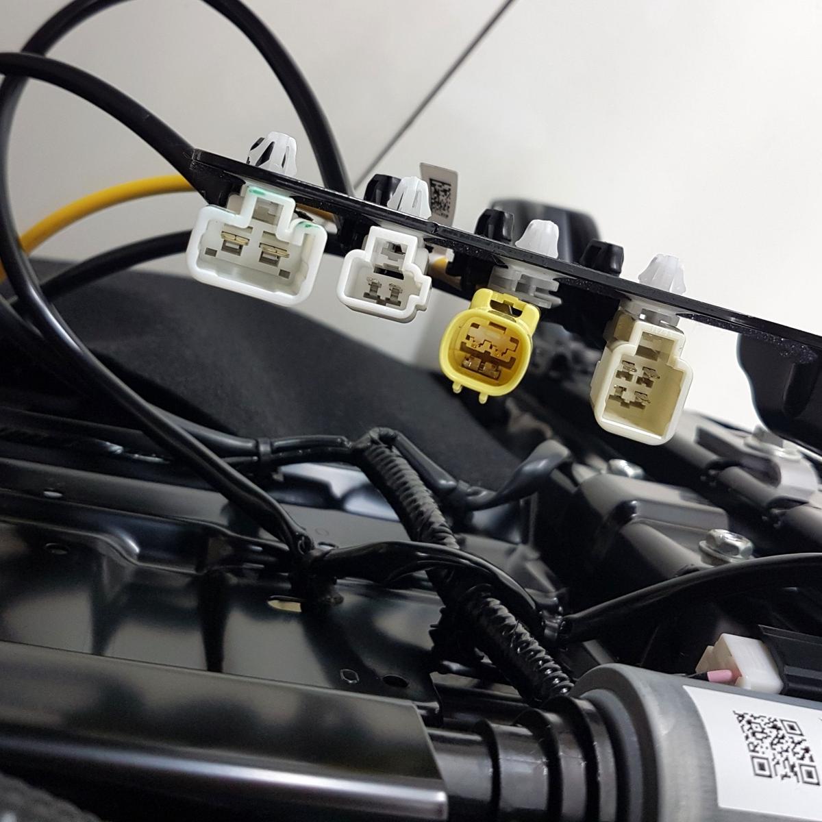 Mitsubishi Eclipse Cross Sitz vorn links Bj23 Teilleder dunkelgrau Sitzheizung