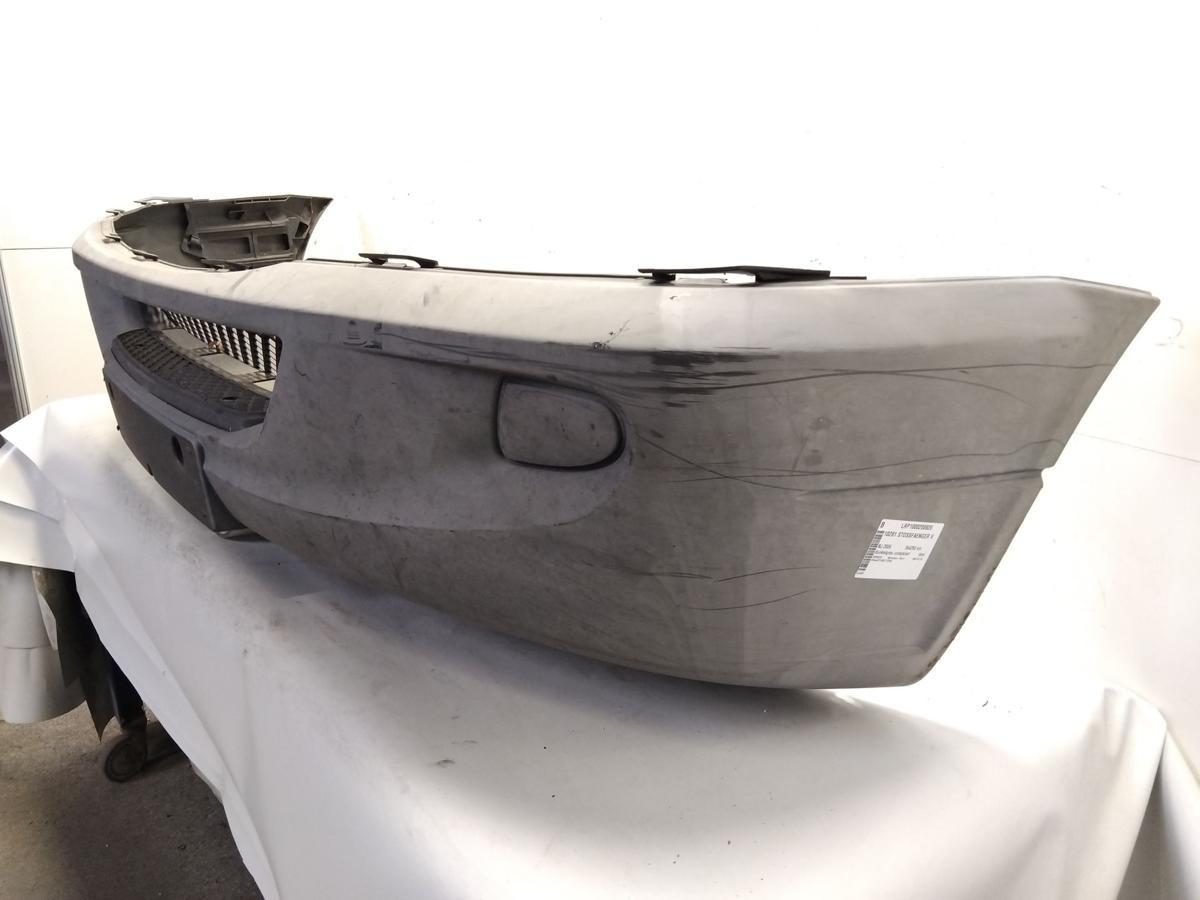 Mercedes Sprinter 2 906 original Sto&szlig;f&auml;nger Sto&szlig;stange vorn Bj.2006 Gebrauchsspuren