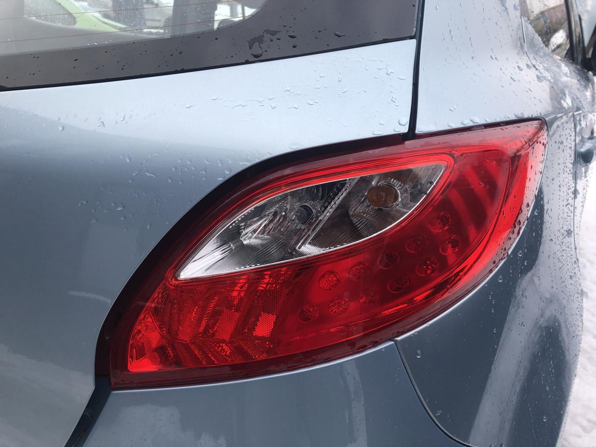 Mazda 2 Typ DE R&uuml;ckleuchte rechts R&uuml;cklicht Lampe hinten R&uuml;ckscheinwefer