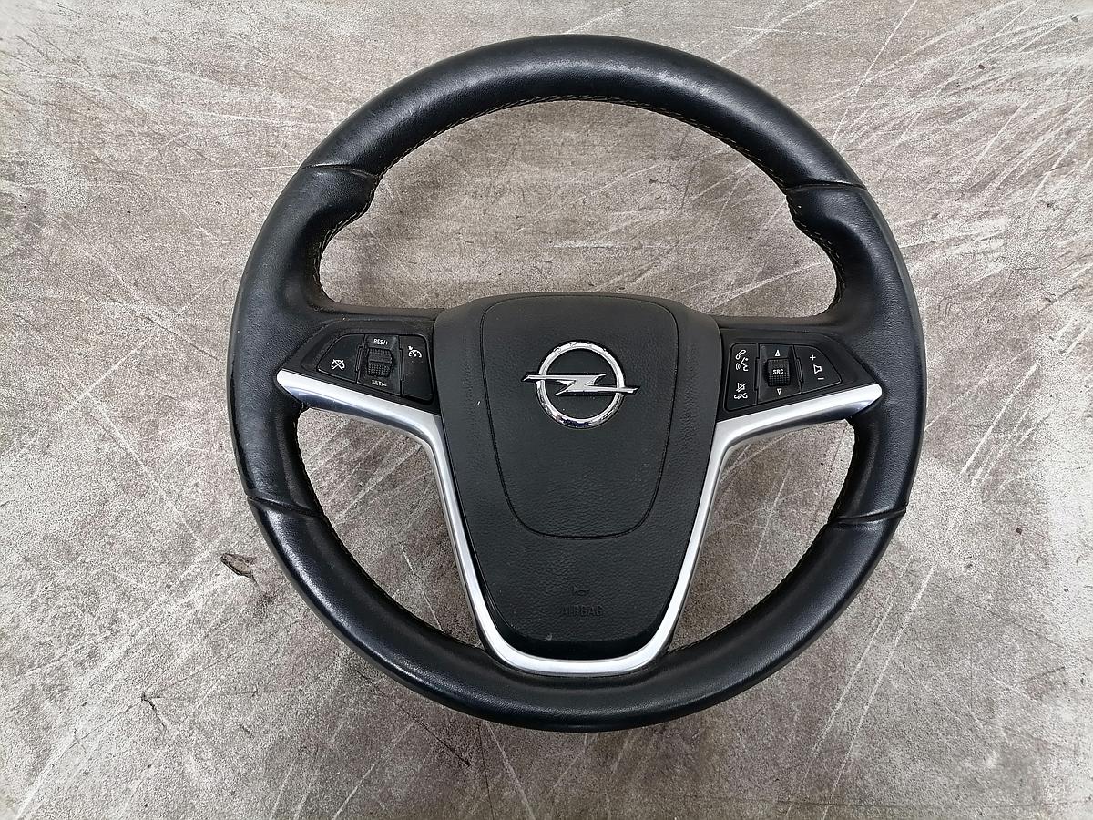 Opel Astra J Armaturenbrett Armaturentafel BJ2011 Lenkrad