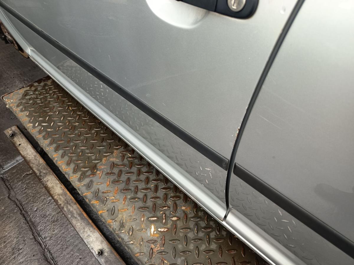 VW Golf IV Variant original T&uuml;r vorn links Fahrer A7W Reflexsilber Bj 2003