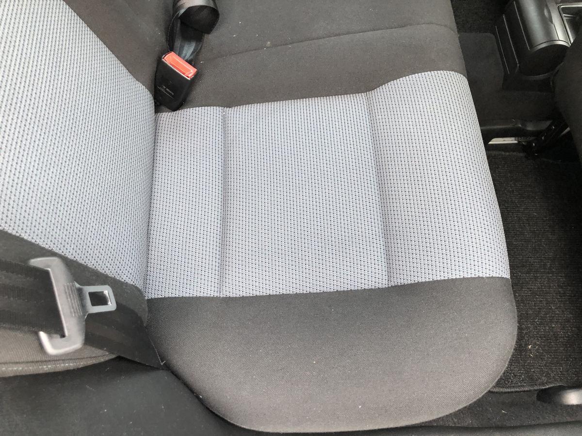 VW Golf 4 IV 1J R&uuml;cksitzbank Sitzbank R&uuml;ckbank Pacific 5 t&uuml;rer R&uuml;cksitze Stoff