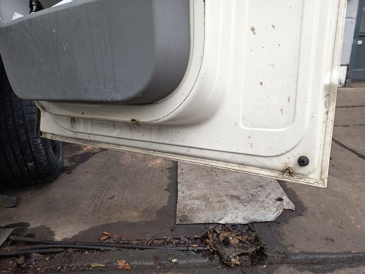 VW T5 7H Transporter original T&uuml;r vorn rechts Beifahrer 902 Grauwei&szlig; Bj 2006