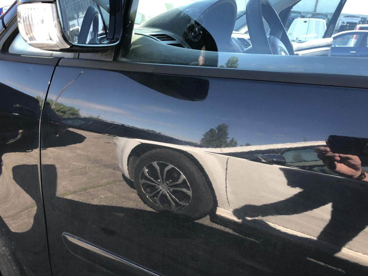 VW Touran 1T 1T1 T&uuml;r vorn links Fahrert&uuml;r im Rohbau LC9Z Black Magic Perl