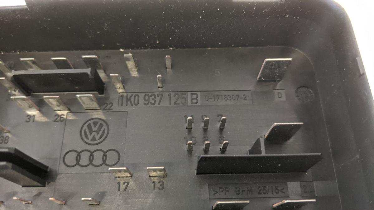 VW Caddy 2K Zentralelektrik Sicherungskasten