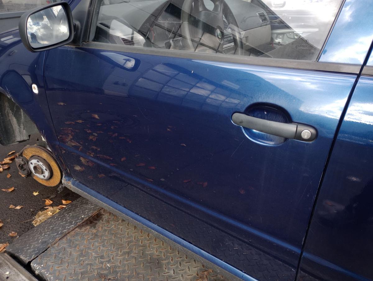 Skoda Fabia 6Y original Tür vorne links F5Q Blau Baujahr 2006 Skoda Fabia 6Y original Tür vorne links F5Q Blau Baujahr 2006