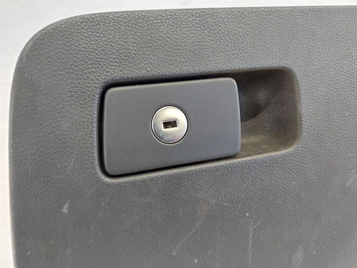 VW Passat 3G B8 Limo Handschuhfach rechts Schalttafelkasten Handschuhkasten