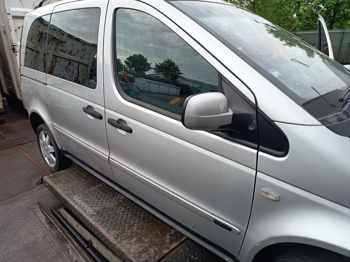 Mercedes Vaneo original T&uuml;r vorn rechts Beifahrer 9744 Brillantsilber Bj 2002