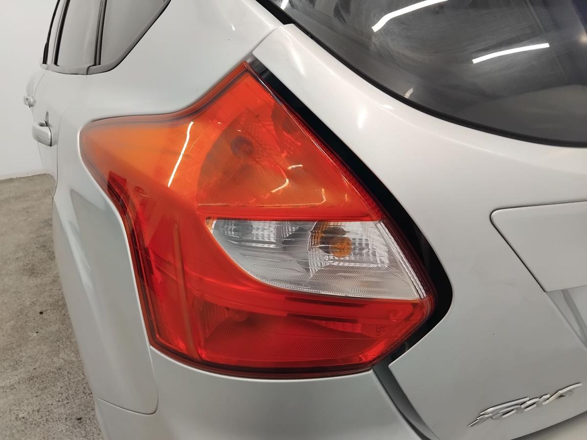 Ford Focus 3 DYB Flie&szlig;heck original R&uuml;ckleuchte Heckleuchte links BJ2012 5-t&uuml;rig