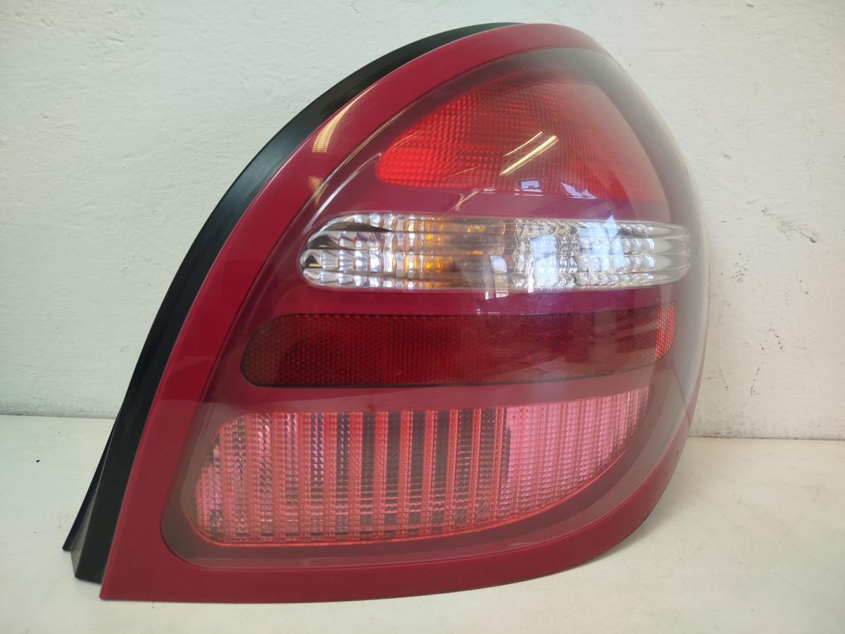 Nissan Almera N16 bis 2000 R&uuml;ckleuchte rechts R&uuml;cklicht Heckleuchte OEM