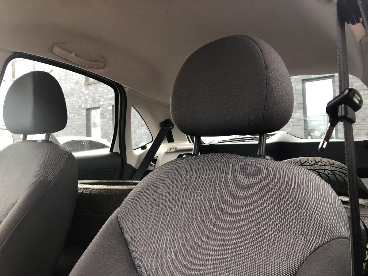 Citroen C3 Typ F Sitz vorn links Fahrersitz Stoff ohne Heizung