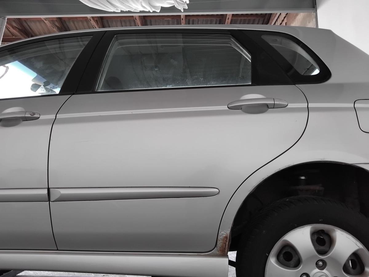 Kia Cerato FE T&uuml;r hinten links 6C clear silver 5-t&uuml;rig Steilheck BJ2008