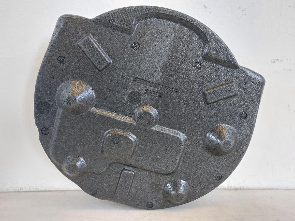 Toyota Yaris XP13 Schaumstoffeinleger Kofferraum mit Werkzeug Radschl&uuml;ssel