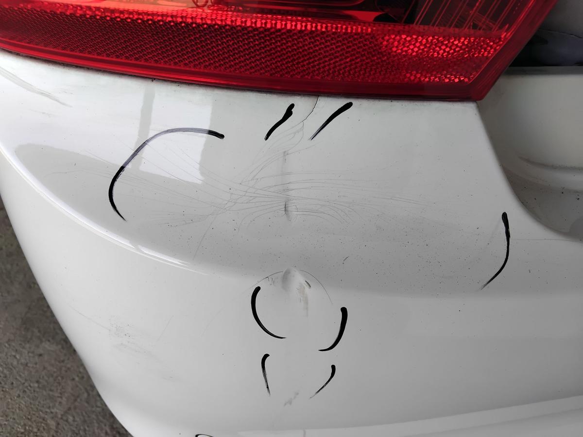 Citroen C-Elysee original Stossf&auml;nger Sto&szlig;stange hinten PDC besch&auml;digt BJ2015