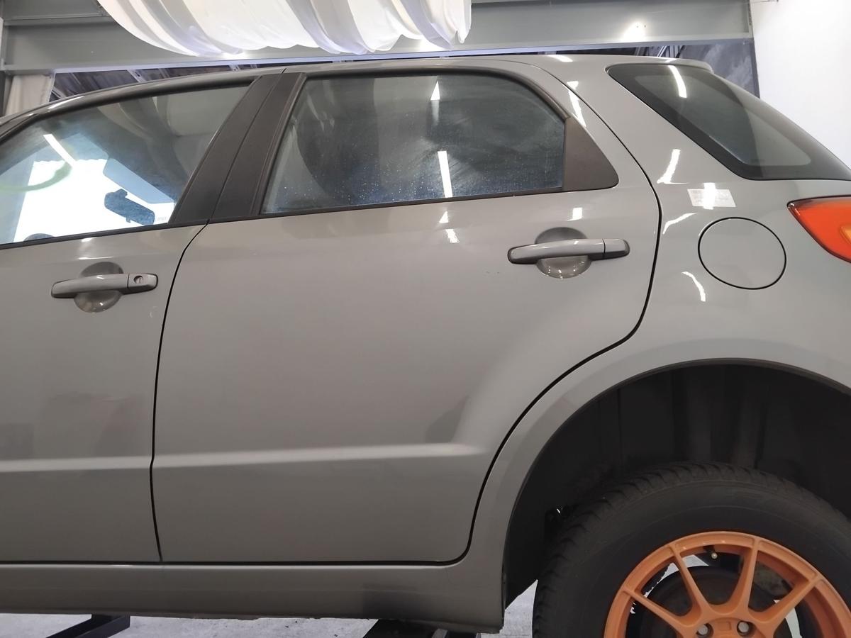 Suzuki SX4 T&uuml;r hinten links ZCD Galactic Gray 5t&uuml;rig Steilheck BJ2006