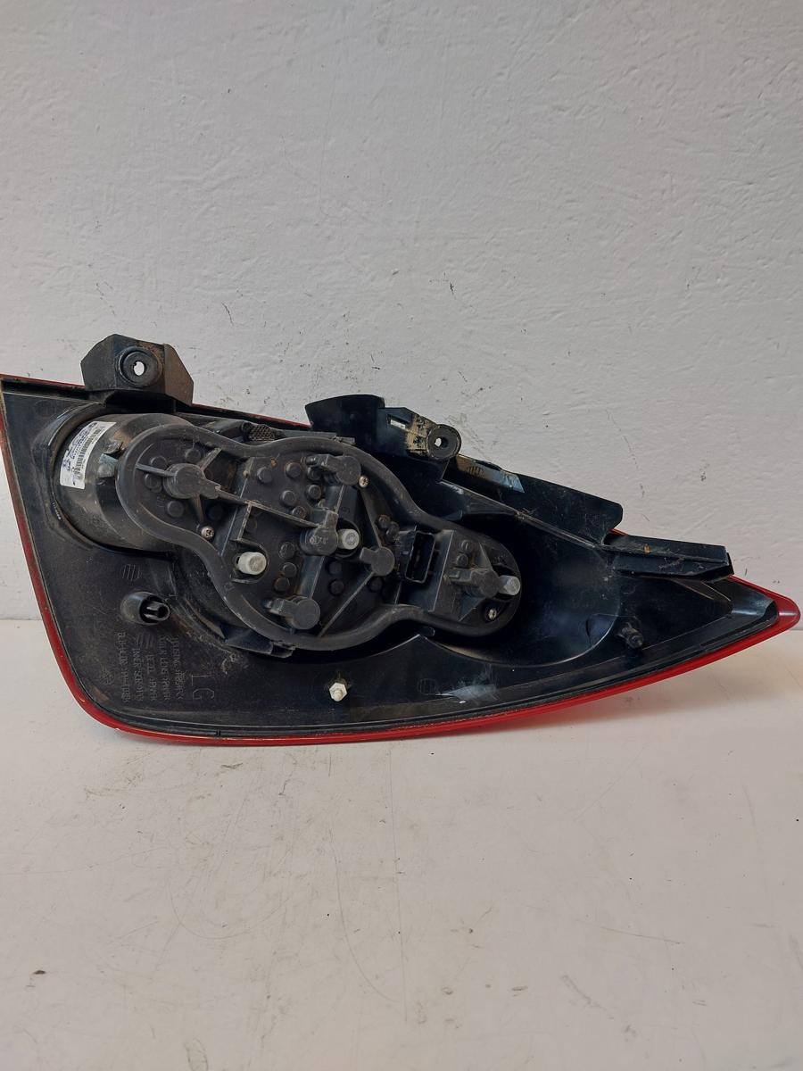 Nissan Primera P12 Fliessheck R&uuml;ckleuchte links R&uuml;cklicht Heckleuchte 5t&uuml;rer