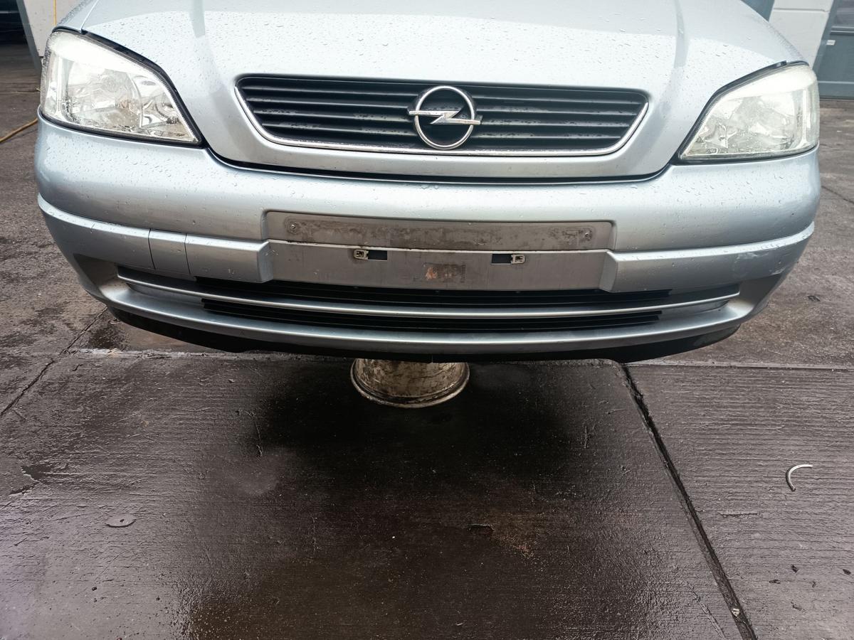 Opel Astra G Caravan Bj 2003 Facelift original Stoßfänger vorn Z163 Silber