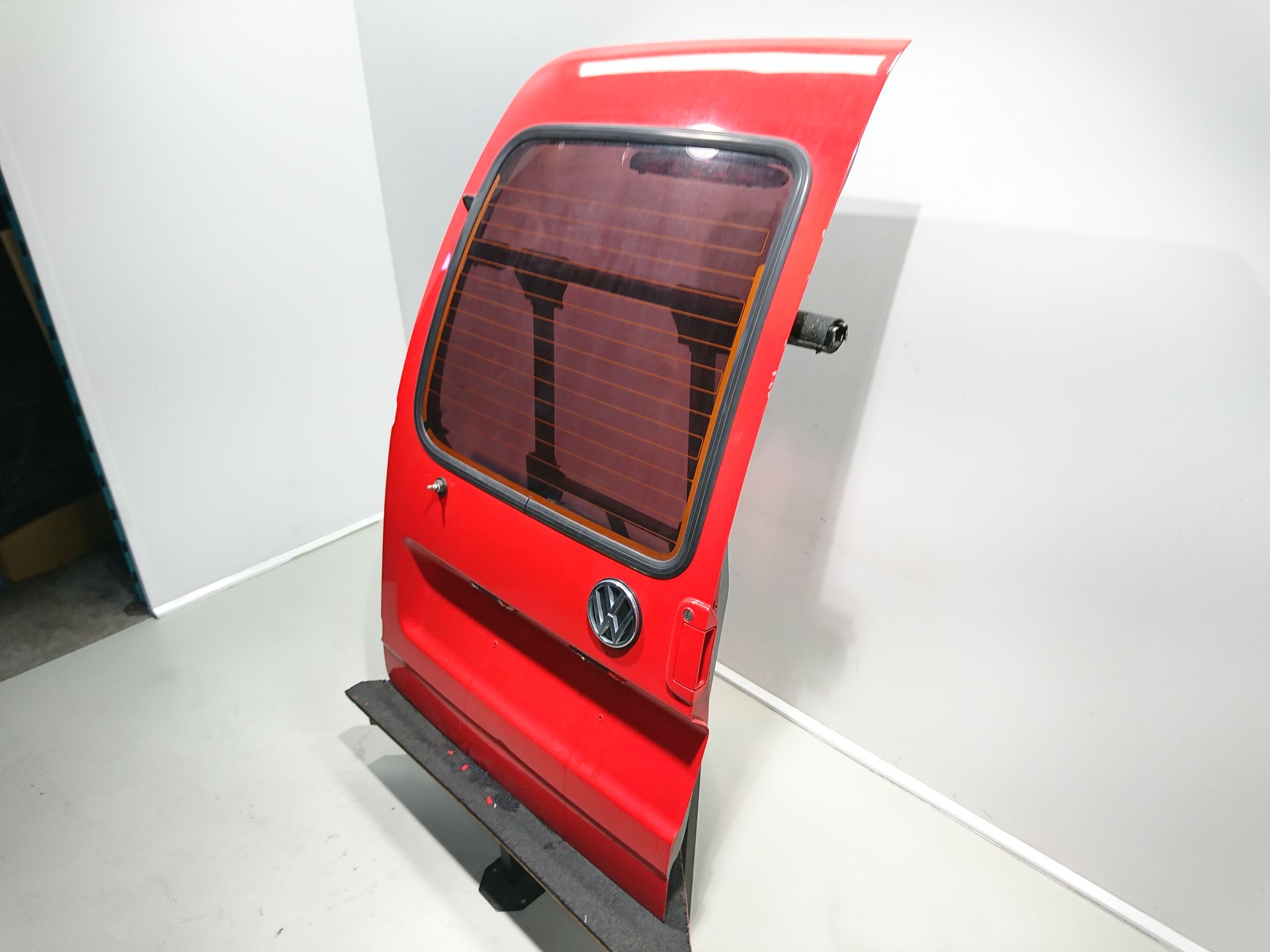 VW Caddy 9KV Hecktür Flügeltür links rot nachlackiert Bj 95