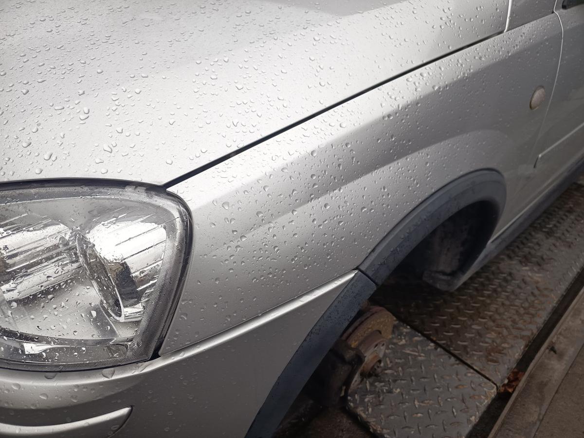 Opel Corsa C 3-TRG Bj 2005 orig Kotflügel vorn links Z157 Starsilber Facelift