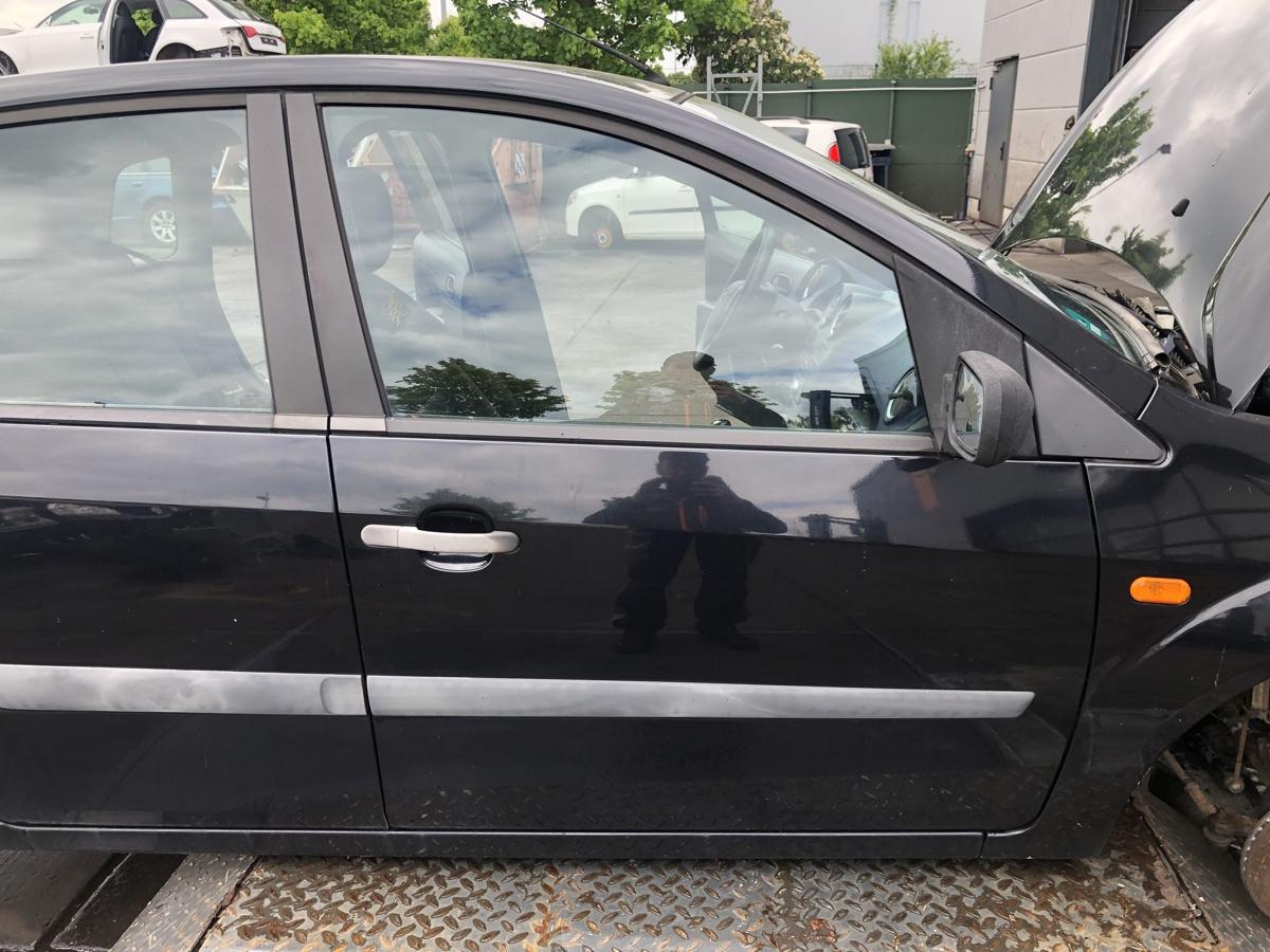 Ford Fiesta ´02 original Tür vorn rechts Beifahrer Pantherschwarz Bj 2007