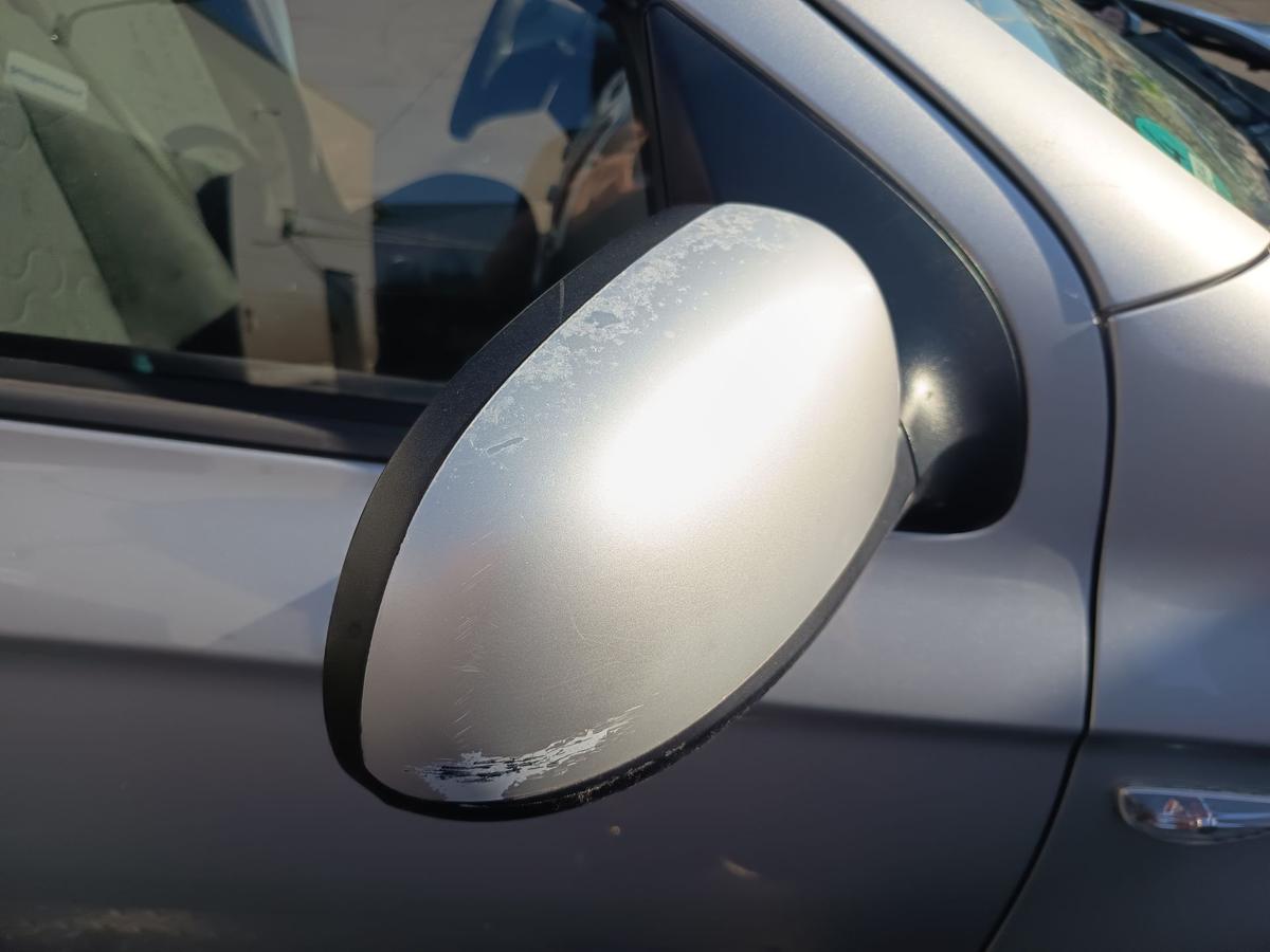Hyundai i20 original Aussenspiegel rechts elektrisch FG Sleek silver Bj 2011