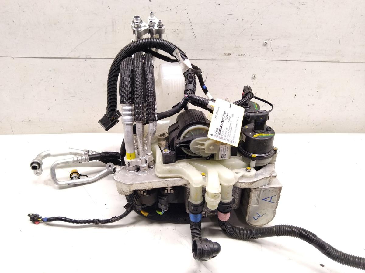 Tesla Model 3 original W&auml;rmtauscher Super Manifold mit Octavalve BJ2021