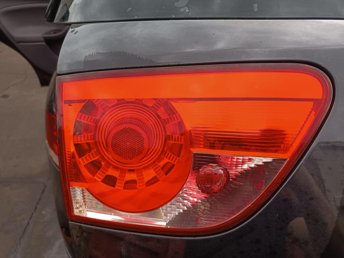 Seat Altea XL original R&uuml;ckleuchte links innen Heckschlusslicht Bj 2009