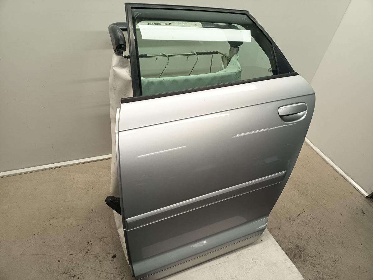 Audi A3 8PA original Tür hinten links Fond Y7W Lichtsilber Bj 2007