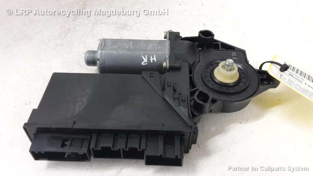 Audi A4 8E Avant Bj.02 Fensterhebermotor hinten rechts 8E0959802A